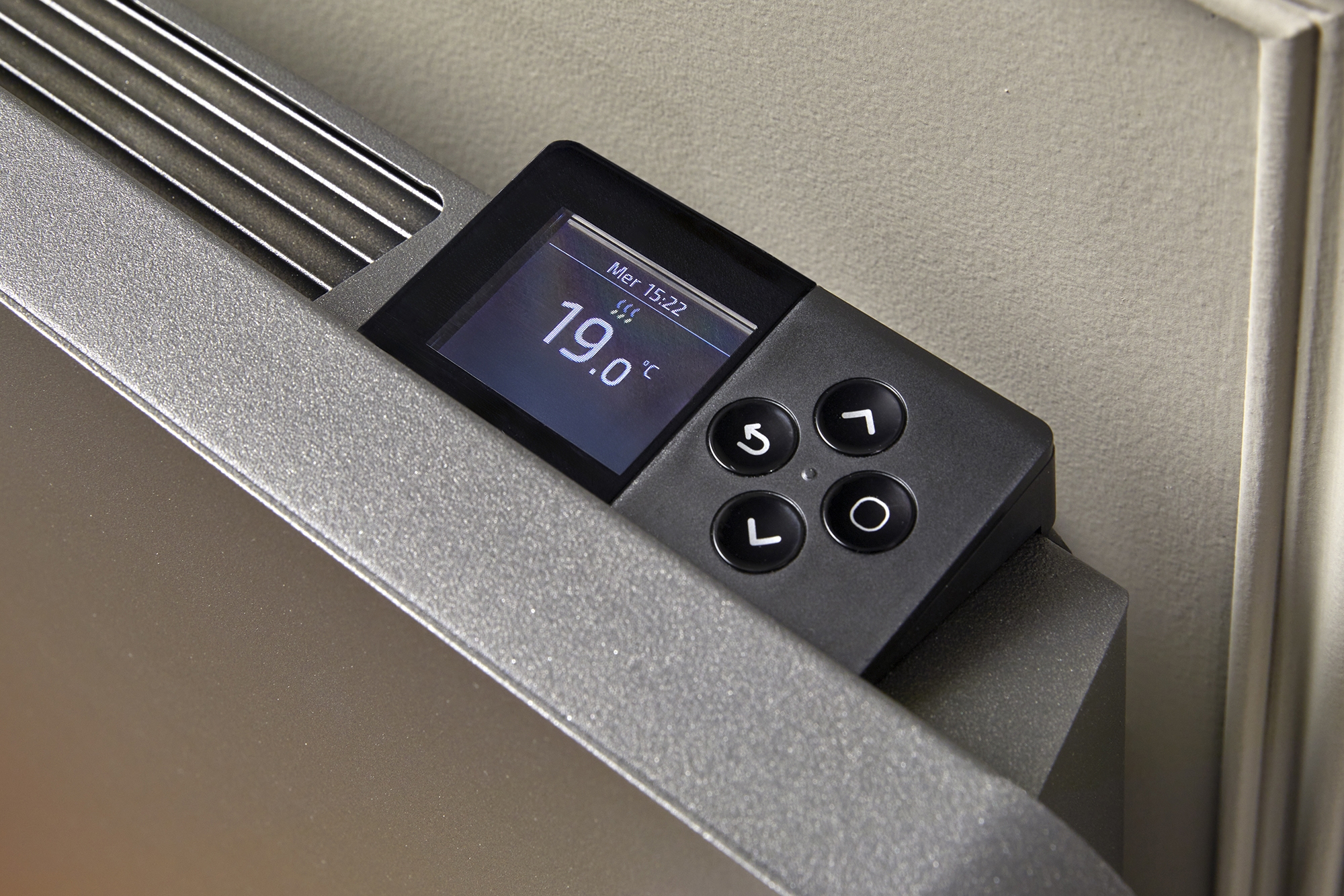 Écran de commande ergonomique du radiateur électrique à inertie fonte Nirvana+ Atlantic.