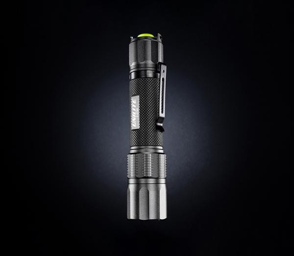 LAMPE DE POCHE PUISSANTE DE 2700 LM    F-2700