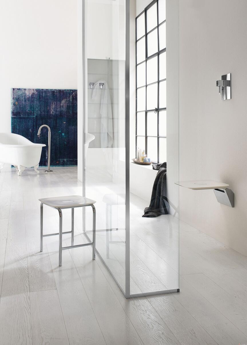 HOTELLERIE - Tabouret assise en ABS structure laiton