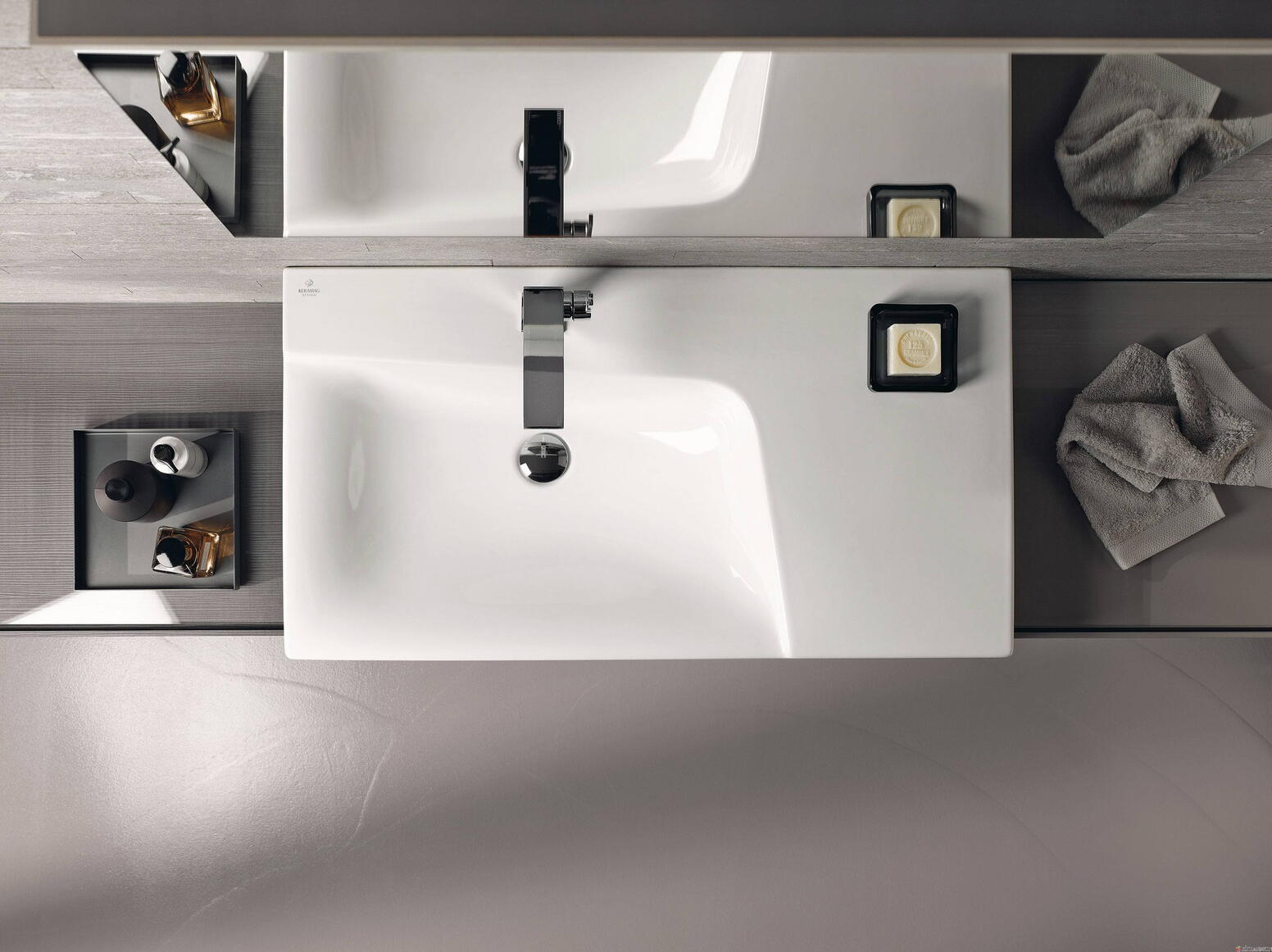 XENO² - Plan de toilette autoportant