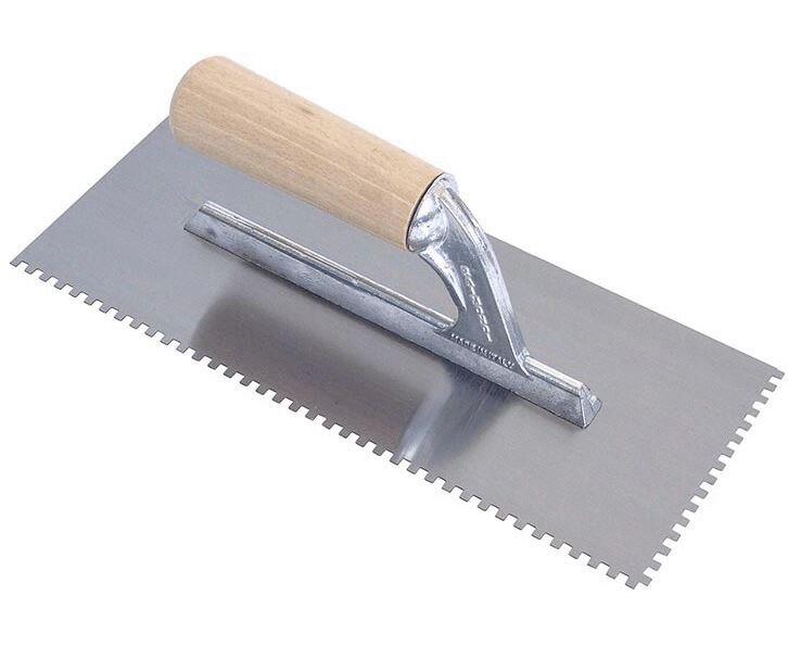 PLATOIR - Denté 28 x 12 cm avec poignée en bois