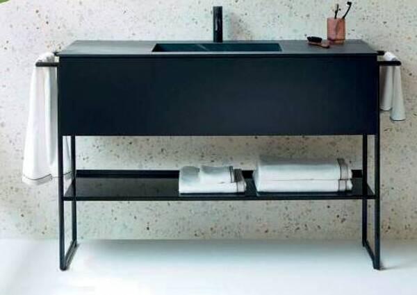 COMPOSITION FREE - 120 CM - Partie basse comprenant :