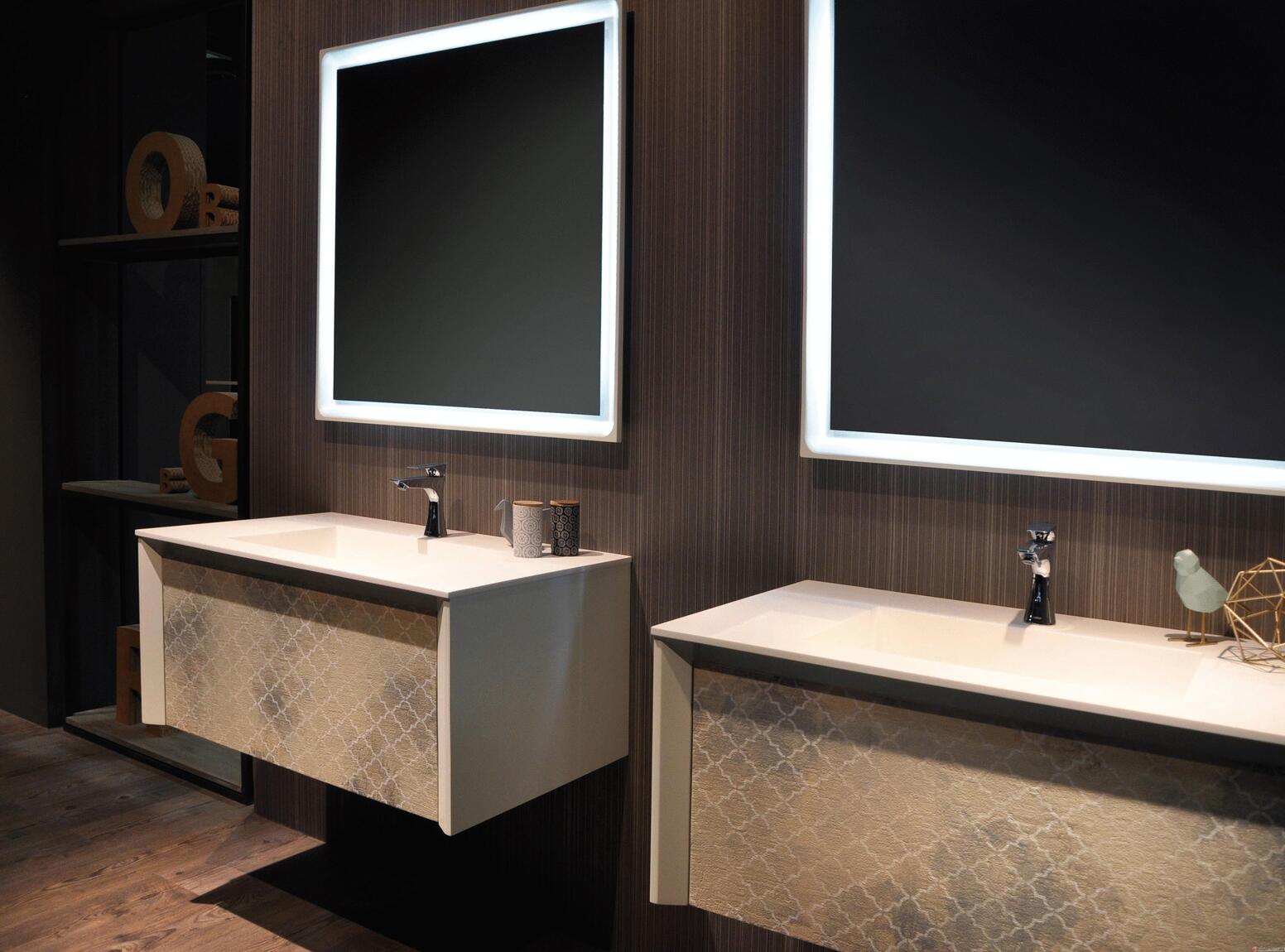 BATIK - Miroir rétro-éclairé avec lumière LED