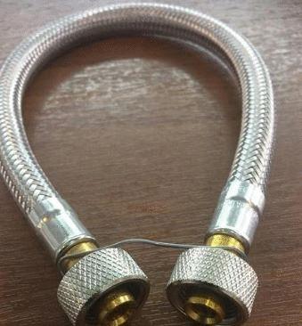 FLEXIBLE - Pour le raccordement au robinet flotteur