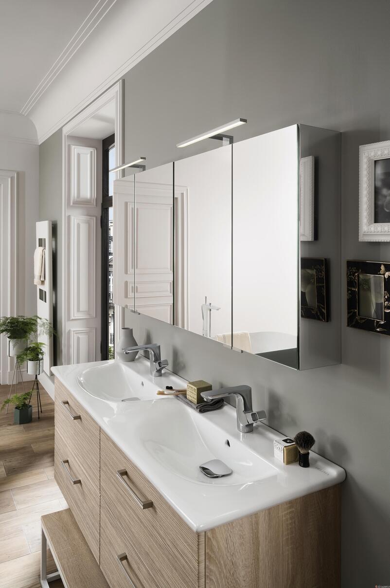 ARMOIRE DE TOILETTE