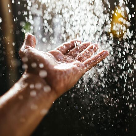 Calcaire et tartre, les ennemis de la douche
