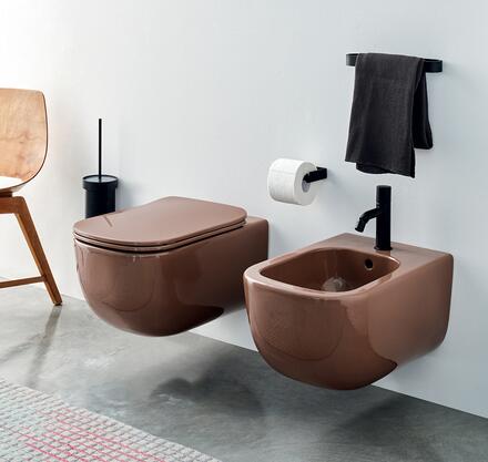 peinture moderne dans les toilettes