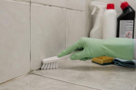 erreurs à éviter lors du nettoyage des joints