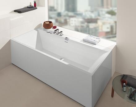 SQUARO EDGE 12 - Baignoire rectangulaire en Quaryk® aux rebords très fin (12 mm) avec trop-plein et bonde intégrée à fleur de la baignoire