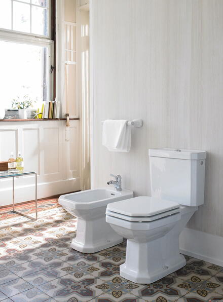 1930 - Ensemble WC sur pied