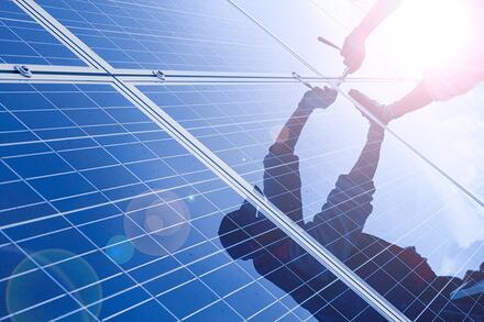 Installation d'une solution solaire photovoltaïque : les obligations légales et réglementaires