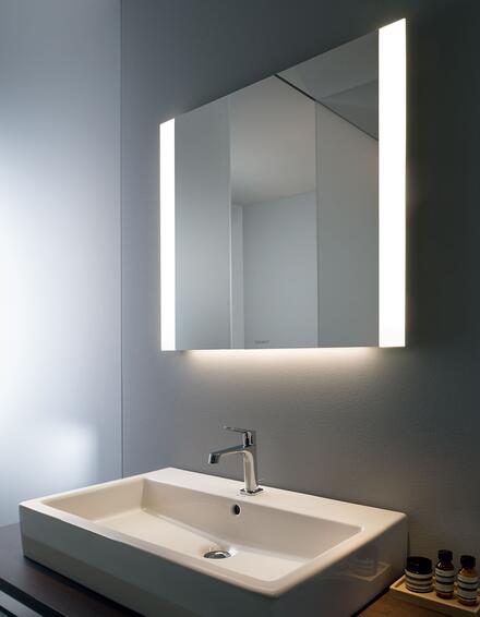 miroir de salle de bains avec éclairage