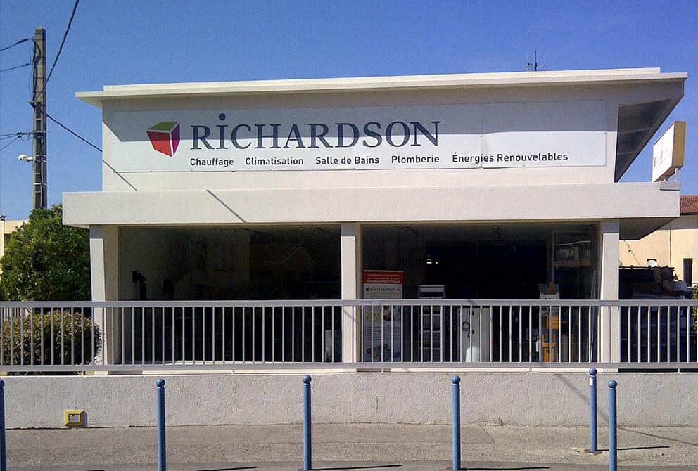 Rendez-vous dans votre magasin RICHARDSON à Cagnes sur Mer ! Profitez des dernières tendances et des plus grandes marques pour concrétiser votre projet de salle de bains, carrelage, chauffage, climatisation…